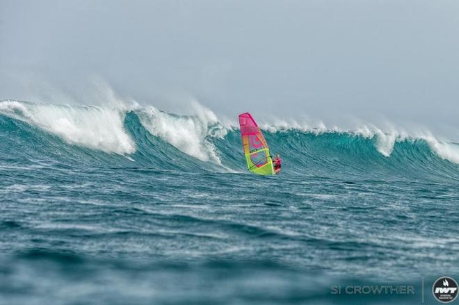 Tatiana Howard, 2nd in the Pro Women's contest – Aloha Classic ©  Si Crowther / IWT